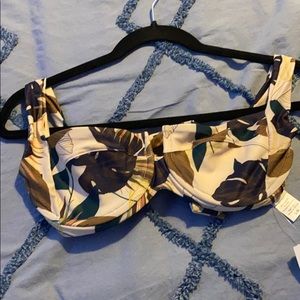 NWT L*Space Camellia Bikini Top